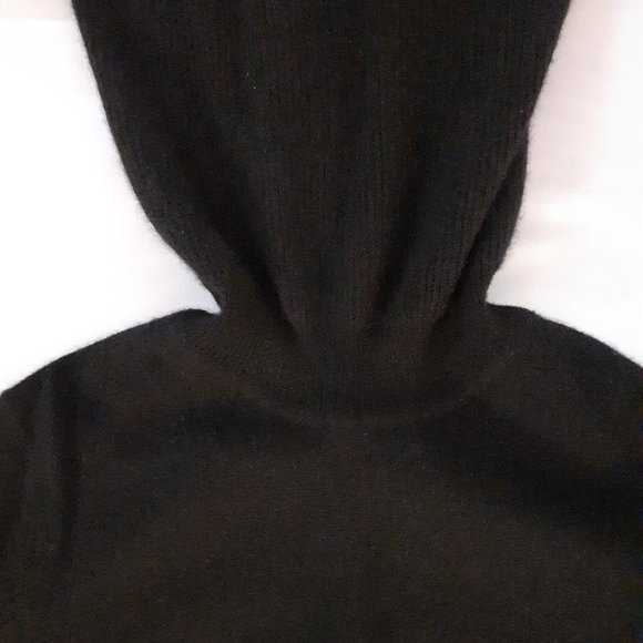 Turtle Neck - Picture 2 of 5